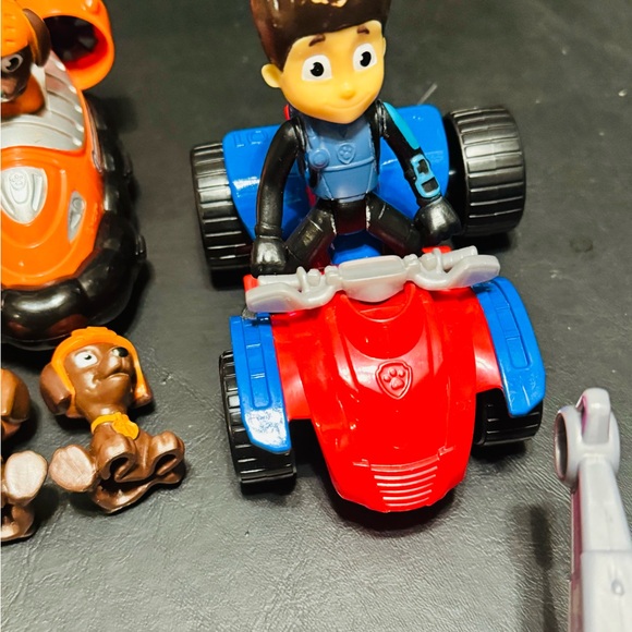 Huge Paw Patrol Toy Lot Figures And Vehicles 53 Pieces Total - Picture 4 of 13